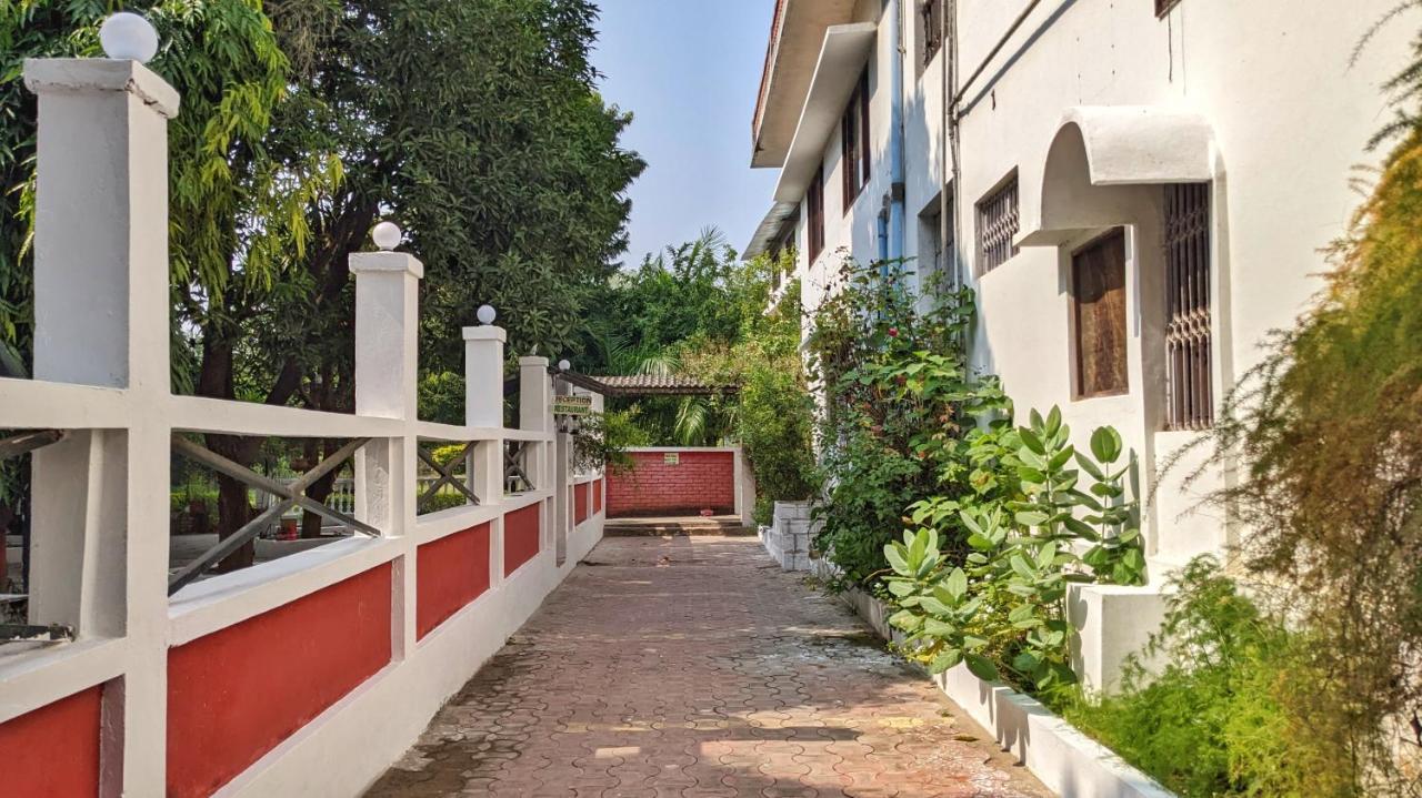 A Pousada Headquarter Khajurāho Exterior foto