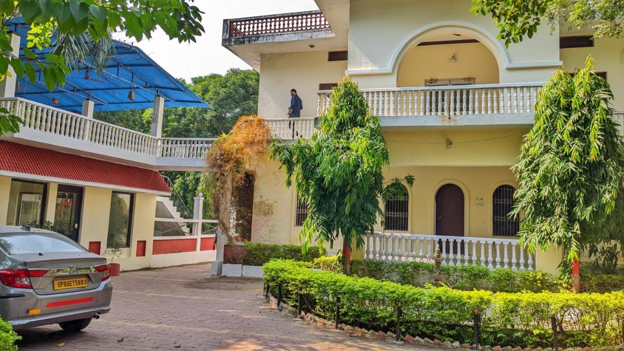 A Pousada Headquarter Khajurāho Exterior foto